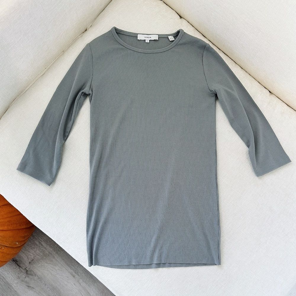 Vince Ribbed Gray Top